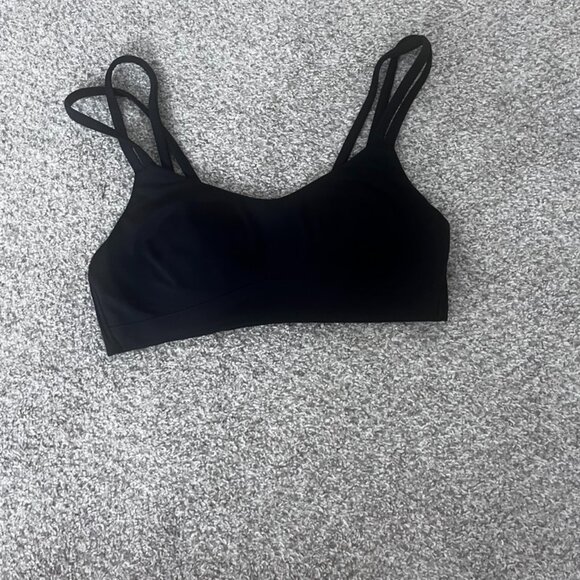 Lululemon Like A Cloud Size 2 Black Sports Bra - Picture 1 of 2